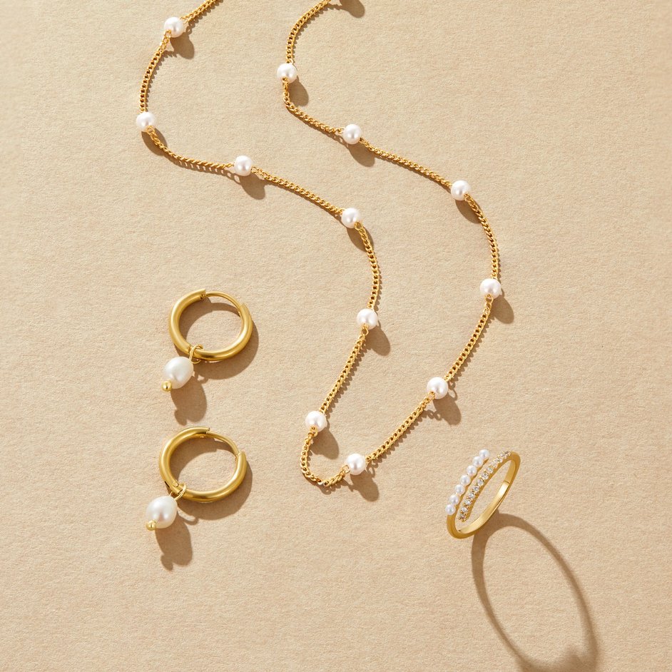 Timeless Pearl Gold Necklace