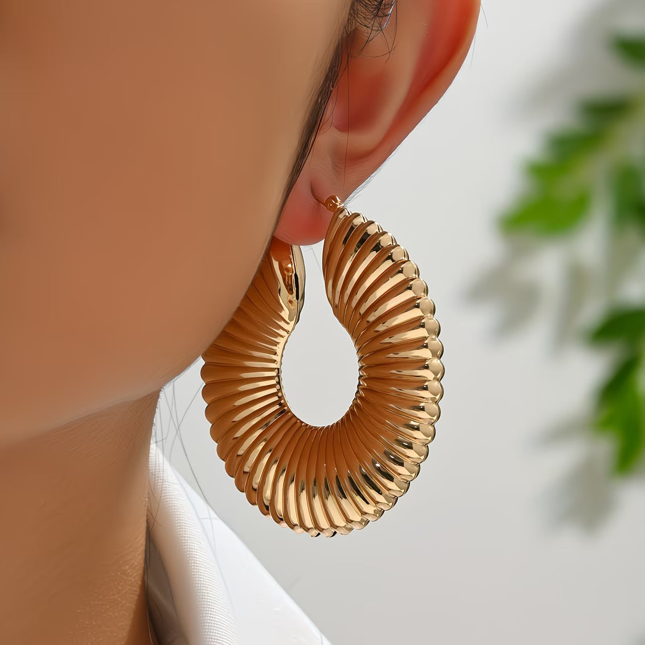 Boldly Lightweight Sunburst Earrings