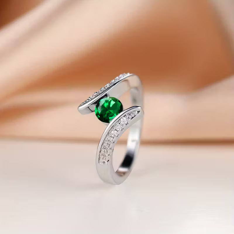 Sophisticated Emerald Glow Ring